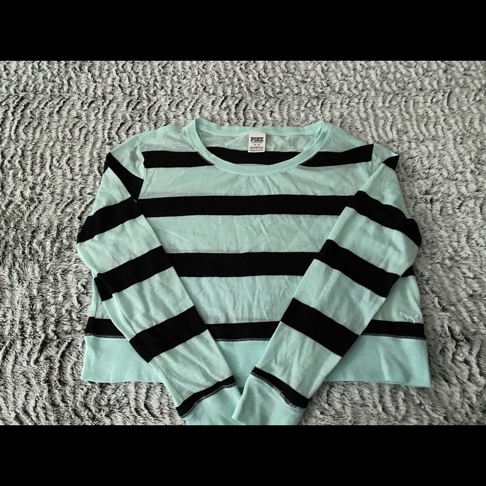 VS PINK cropped tee